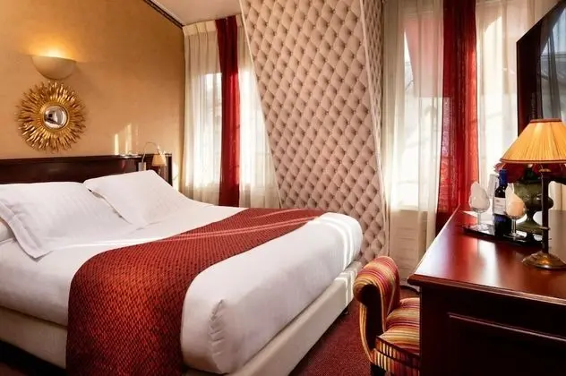 Deluxe Tek Büyük veya İki Ayrı Yataklı Oda, Balkon