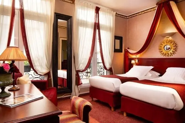 Deluxe Tek Büyük veya İki Ayrı Yataklı Oda, Balkon