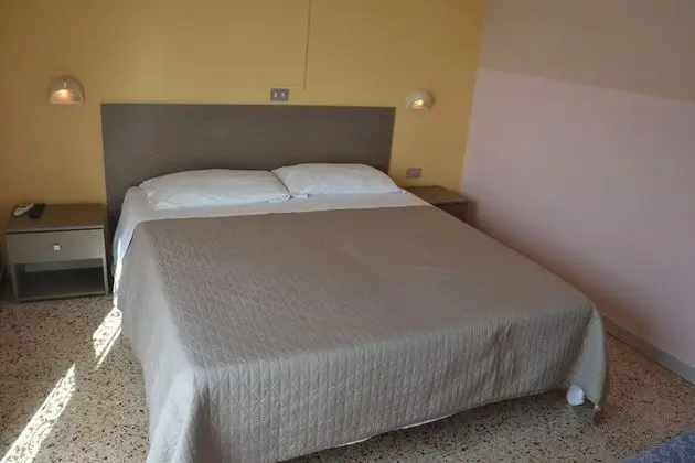 Tek Büyük veya İki Ayrı Yataklı Oda, Balkon