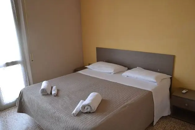 Tek Büyük veya İki Ayrı Yataklı Oda, Balkon