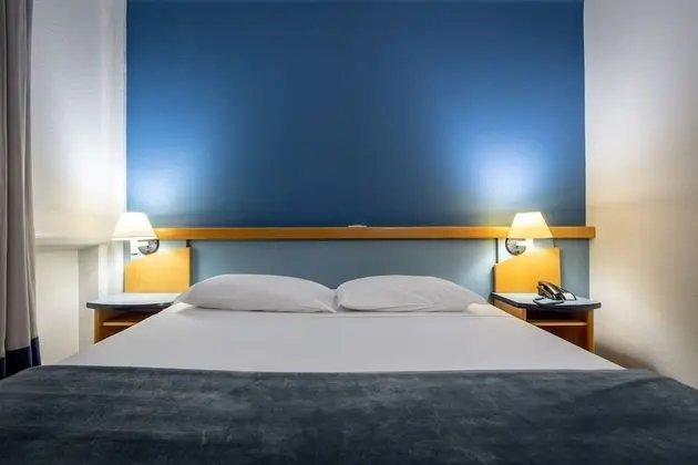 Luxury Tek Büyük Yataklı Oda