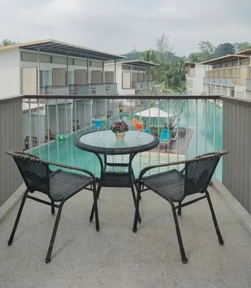 Deluxe Pool View