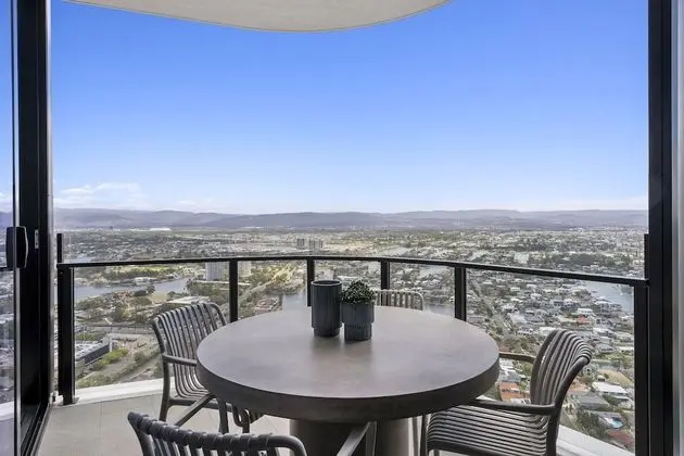 2 Bedroom High Floor (Level 40+)