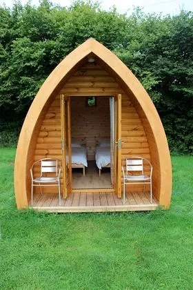 Kulübe, Ortak Banyo (camping pod)