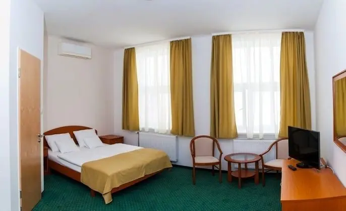 Standard Tek Büyük veya İki Ayrı Yataklı Oda