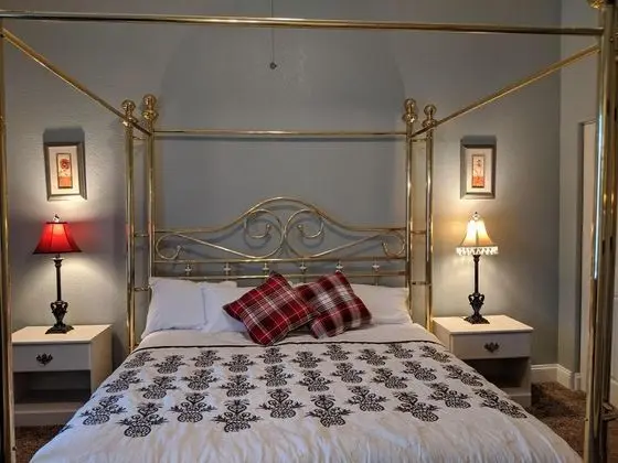 Ev (BROADWAY LOFT - SLEEPS 14+ - 3min to )