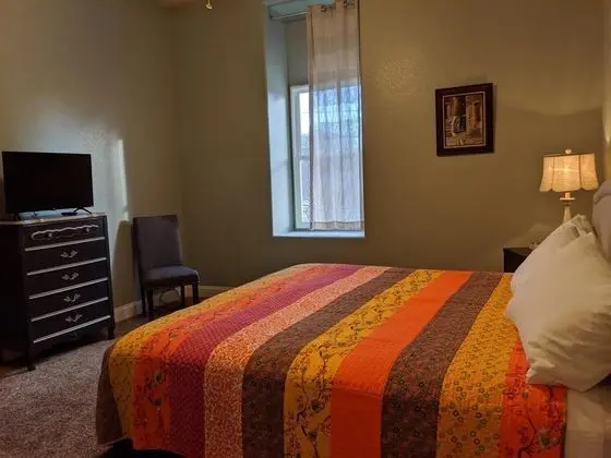 Ev (BROADWAY LOFT - SLEEPS 14+ - 3min to )