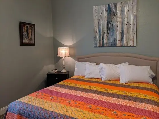Ev (BROADWAY LOFT - SLEEPS 14+ - 3min to )