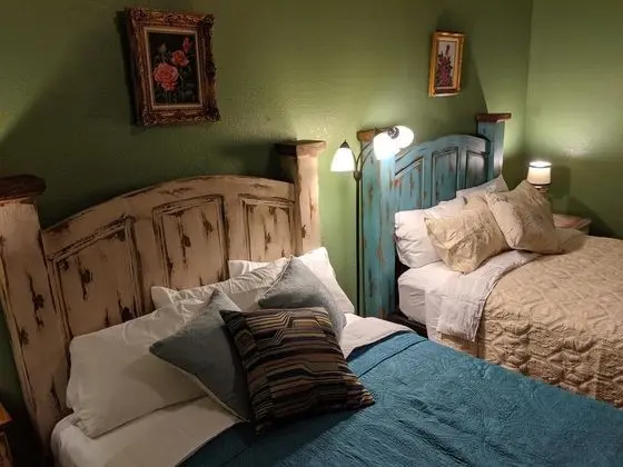 Ev (BROADWAY LOFT - SLEEPS 14+ - 3min to )
