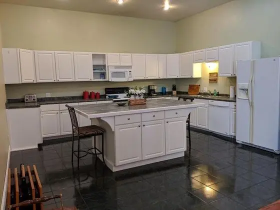 Ev (BROADWAY LOFT - SLEEPS 14+ - 3min to )