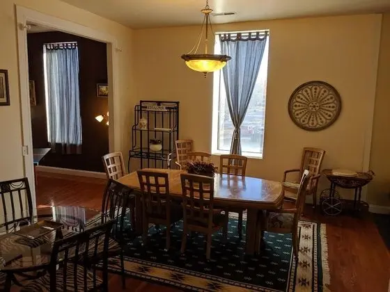 Ev (BROADWAY LOFT - SLEEPS 14+ - 3min to )