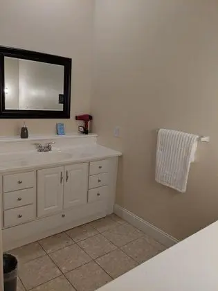 Ev (BROADWAY LOFT - SLEEPS 14+ - 3min to )