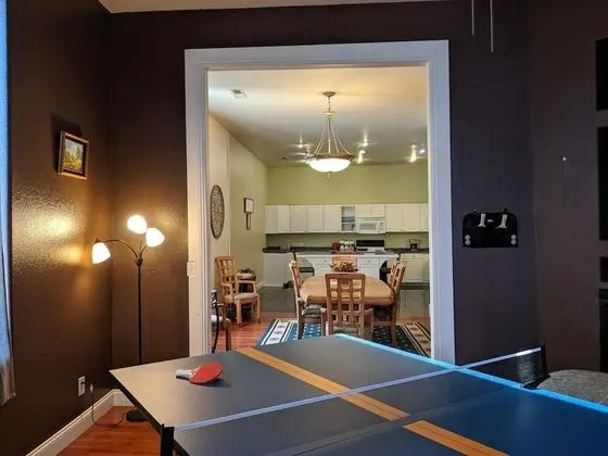Ev (BROADWAY LOFT - SLEEPS 14+ - 3min to )