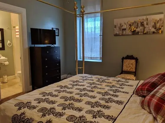 Ev (BROADWAY LOFT - SLEEPS 14+ - 3min to )