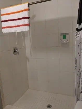 Ev (BROADWAY LOFT - SLEEPS 14+ - 3min to )