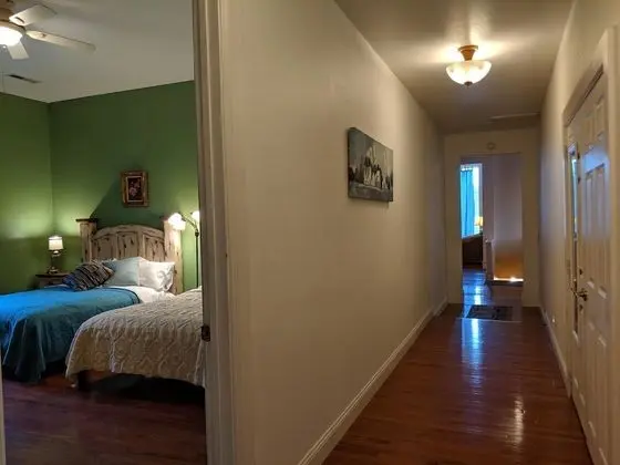 Ev (BROADWAY LOFT - SLEEPS 14+ - 3min to )