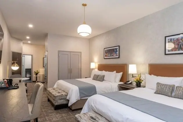 Deluxe Junior Suite, 2 King Beds (Renovated)
