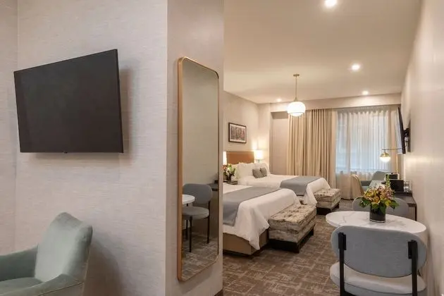 Deluxe Junior Suite, 2 King Beds (Renovated)