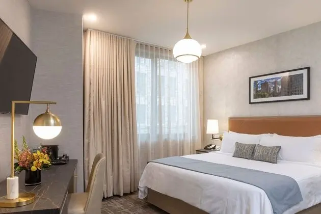 Deluxe Room, 1 King Bed (Renovated)