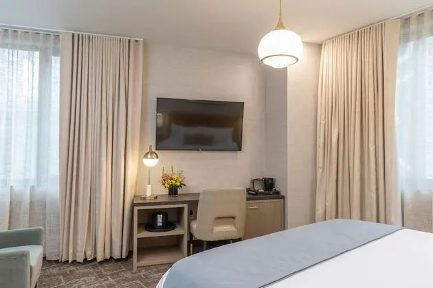 Deluxe Room, 1 King Bed (Renovated)