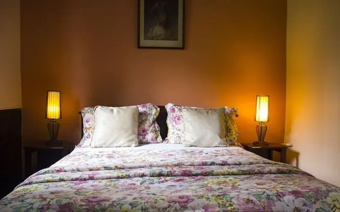 Bungalov (Bungalow, Hill View)