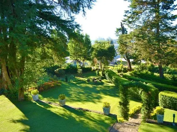 Bungalov (Bungalow, Hill View)