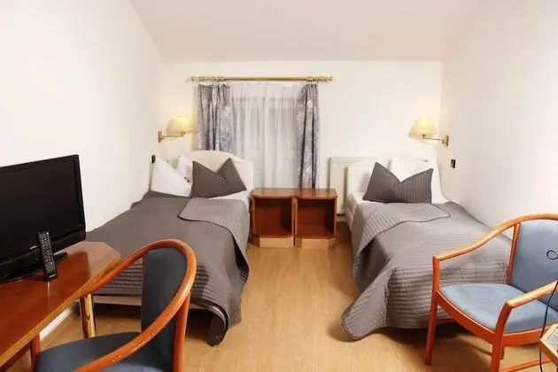 Business Tek Büyük Yataklı Oda