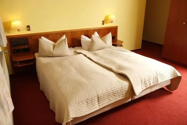 Business Tek Büyük Yataklı Oda