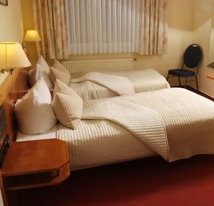 Business Tek Büyük Yataklı Oda