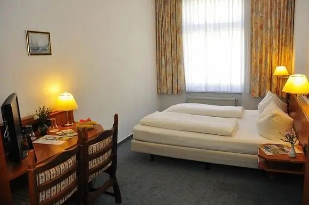 Business Tek Büyük Yataklı Oda