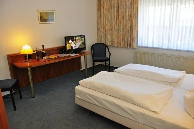 Business Tek Büyük Yataklı Oda