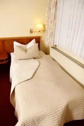 Büyük Yataklı Tek Kişilik Oda