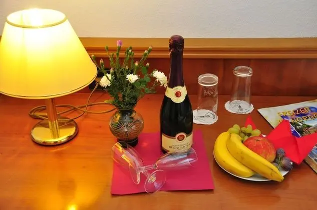 Büyük Yataklı Tek Kişilik Oda