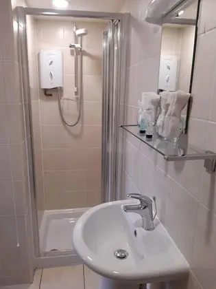 Double Room Top Floor  (7)