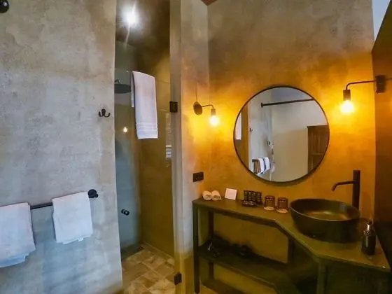 Tek Büyük veya İki Ayrı Yataklı Oda (Monastery Room)
