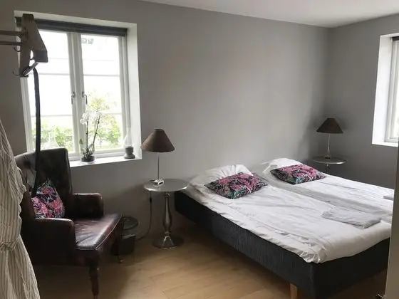 Tek Büyük Yataklı Oda, Ortak Banyo