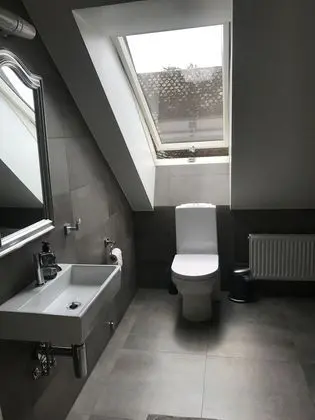 Tek Büyük Yataklı Oda, Ortak Banyo