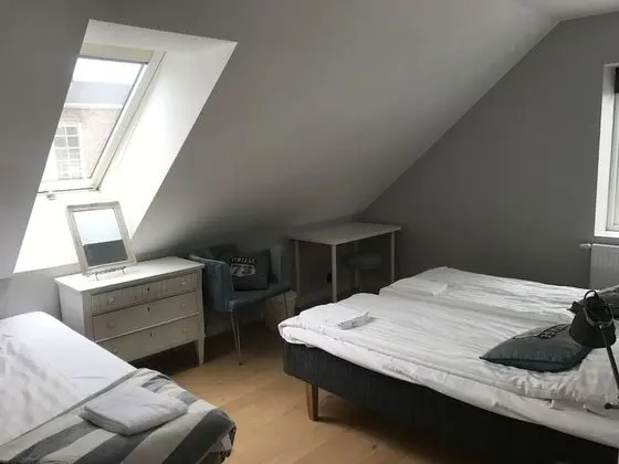 Üç Kişilik Oda, Ortak Banyo