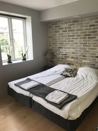 Üç Kişilik Oda, Ortak Banyo