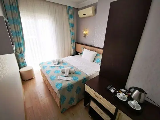 Economic Double Room with Balcony Lower Floor