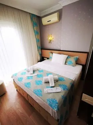 Economic Double Room with Balcony Lower Floor