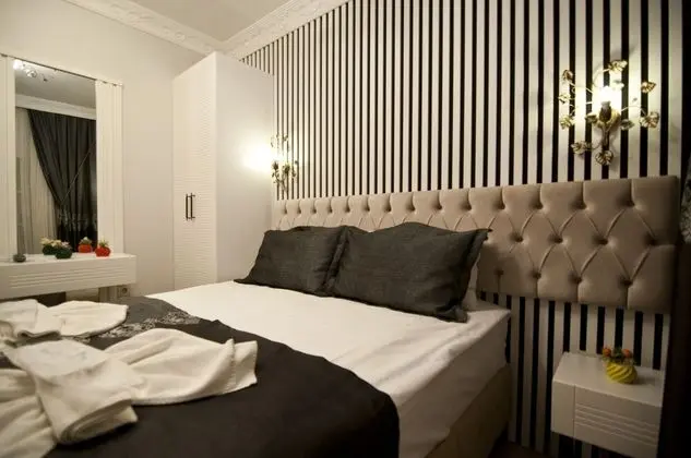 Economic Double Room with Balcony Lower Floor