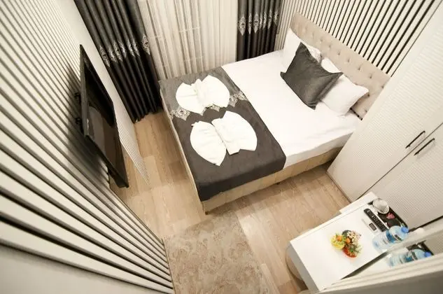 Economic Double Room with Balcony Lower Floor