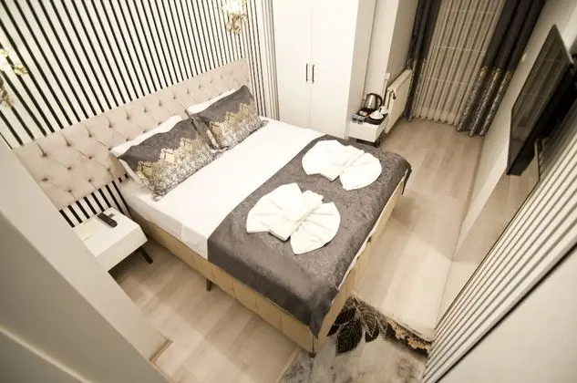 Economic Double Room with Balcony Lower Floor