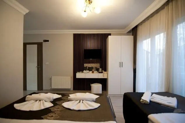 Standard Tek Büyük veya İki Ayrı Yataklı Oda