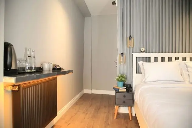 Economy Room