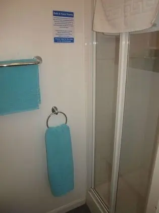 Tek Büyük Yataklı Oda, Banyolu/Duşlu