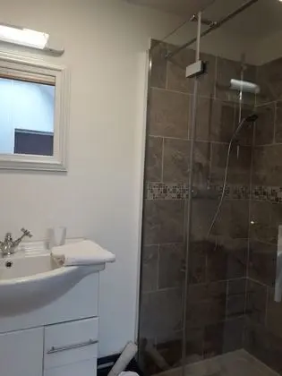 Basic Tek Büyük Yataklı Oda