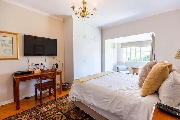 Luxury Tek Büyük Yataklı Oda, Banyolu/Duşlu, Havuz Manzaralı