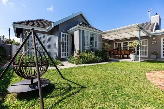 Luxury Tek Büyük Yataklı Oda, Banyolu/Duşlu, Havuz Manzaralı